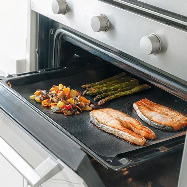 Reusable Grill Mat with Coated Fiberglass Surface for BBQ and Outdoor Use