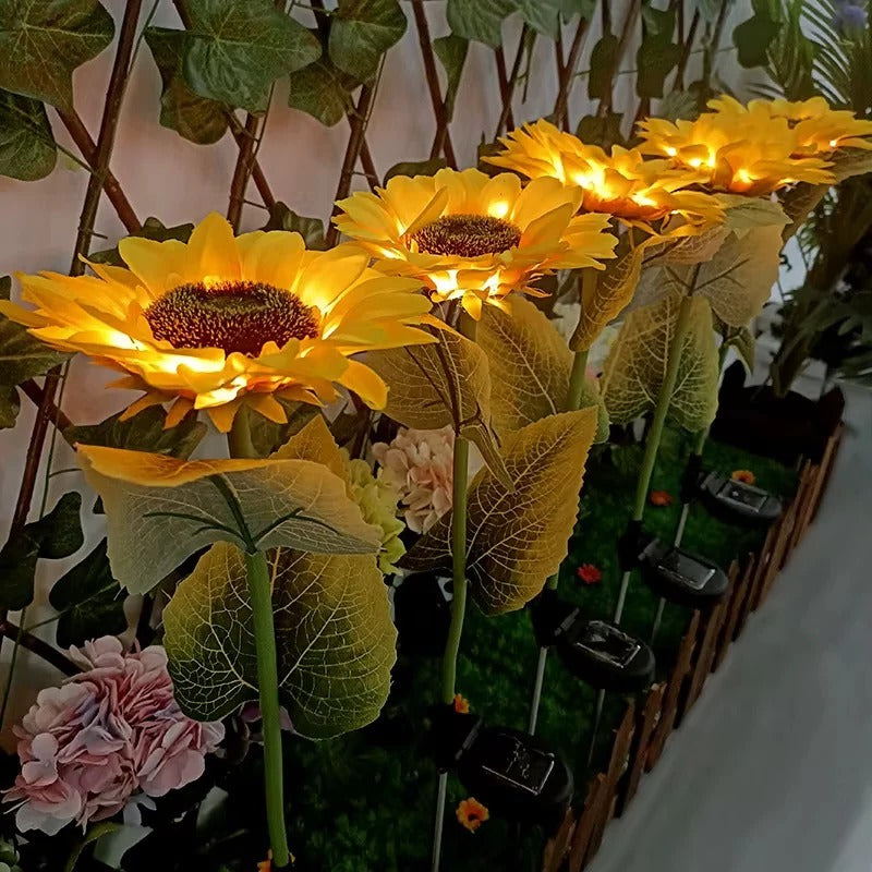 Solar Sunflower Garden Stake Light with Warm Yellow LED and Automatic Dusk Sensor