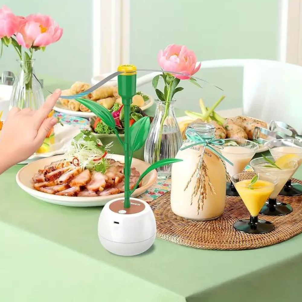 Portable Fly Deterrent Fan with Flexible Blades and Battery Power for Outdoor Dining