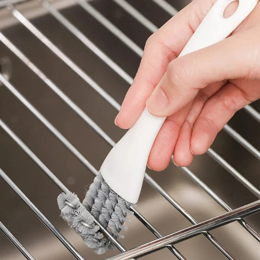 Grill Brush with V-Shaped Scraper and Rotating Bristles