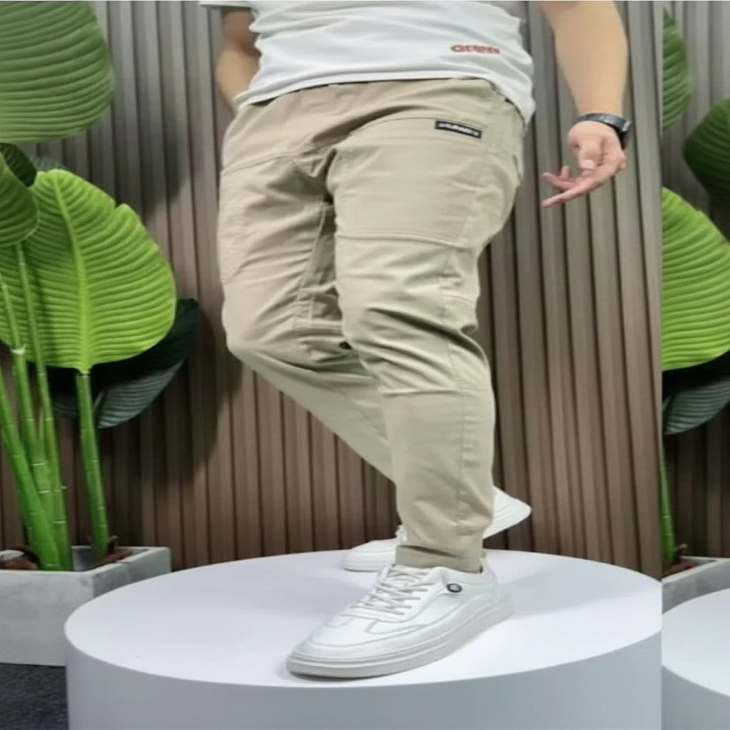 Stretch Cargo Jeans with Six Pockets and Elastane Blend, Slim Fit