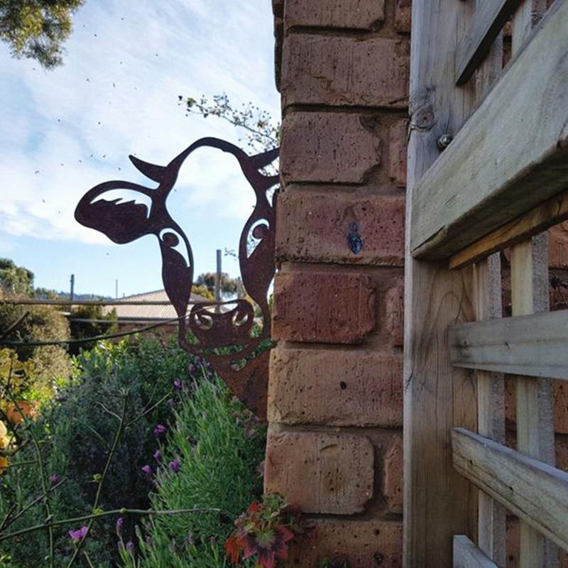 Metal Peeping Animal Yard Ornament with Varnish Coating and Rust Resistance