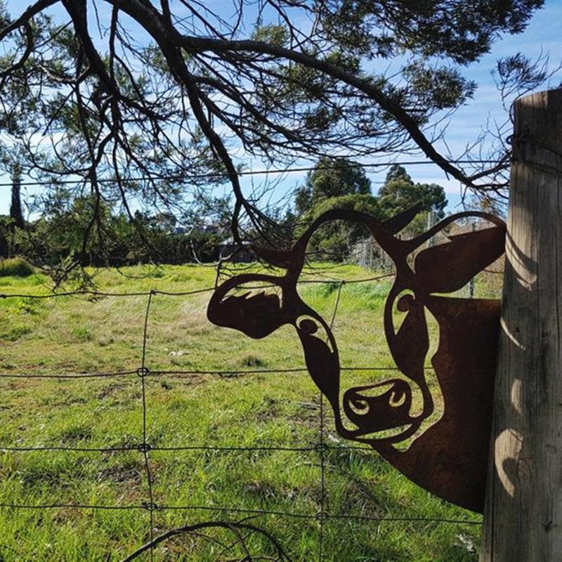 Metal Peeping Animal Yard Ornament with Varnish Coating and Rust Resistance