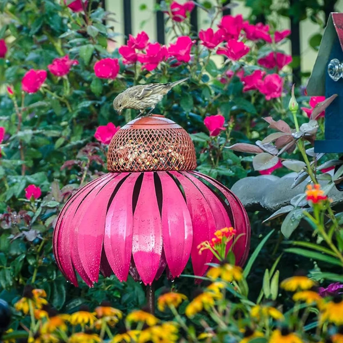 Flower-Shaped Bird Feeder with Ground Stake and Squirrel-Resistant Mesh