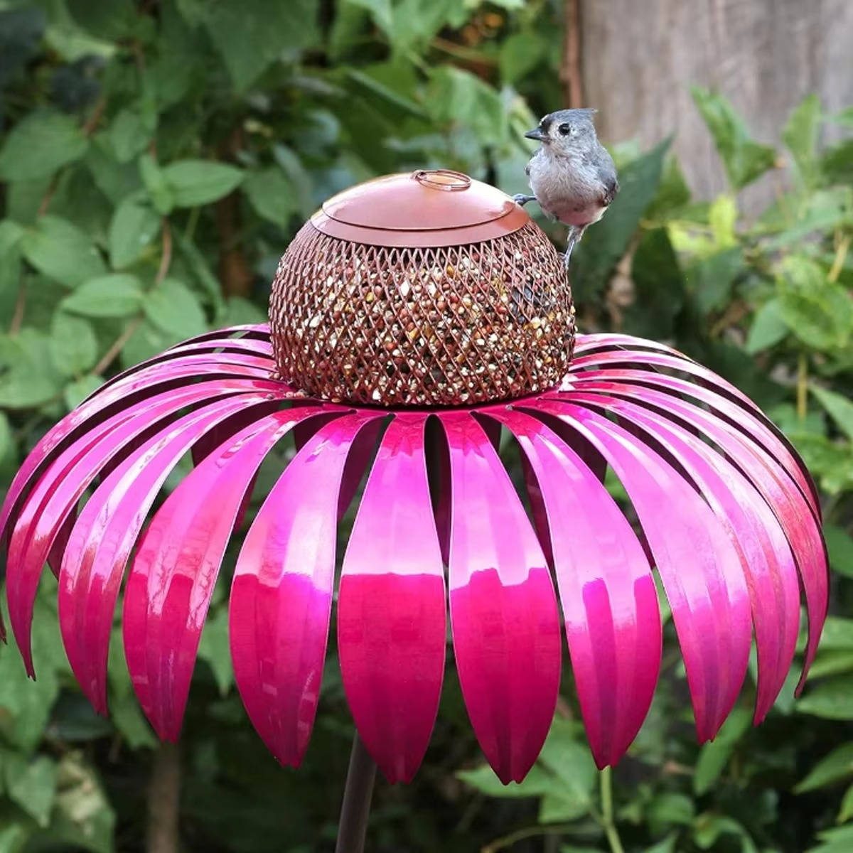 Flower-Shaped Bird Feeder with Ground Stake and Squirrel-Resistant Mesh