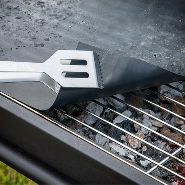 Reusable Grill Mat with Coated Fiberglass Surface for BBQ and Outdoor Use