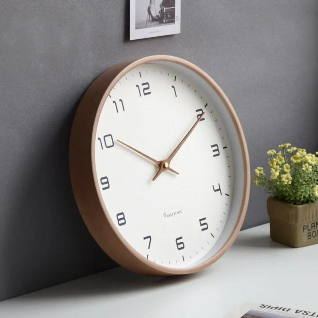 Minimalist Round Wall Clock for Scandinavian Style Interiors