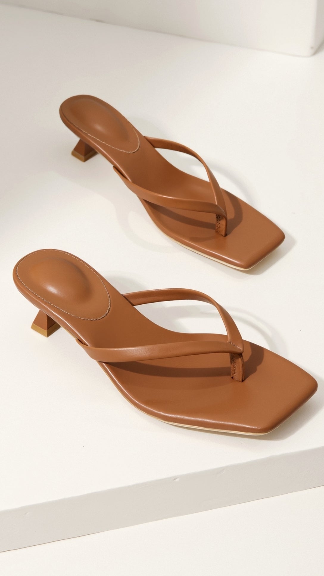 Jessica Thong Kitten Heel Sandaler