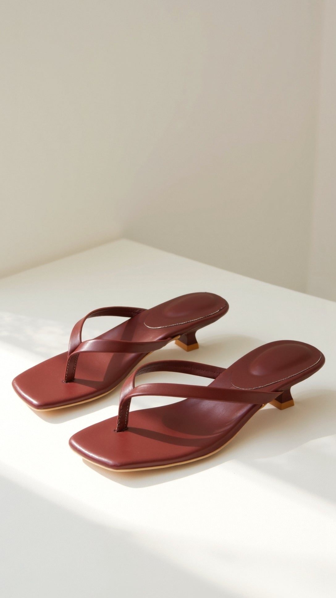 Jessica Thong Kitten Heel Sandaler