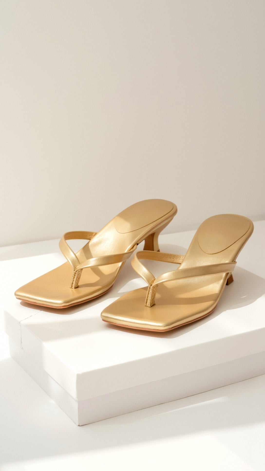 Jessica Thong Kitten Heel Sandaler