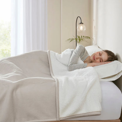 Clauna - Heated Throw Blanket